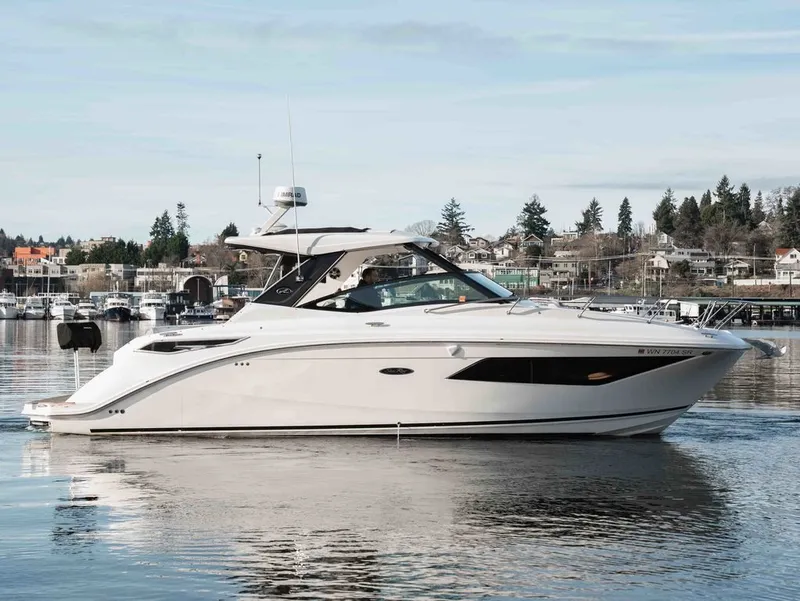 Slide: The Image of Sea Ray Sundancer 320 2019 - 1