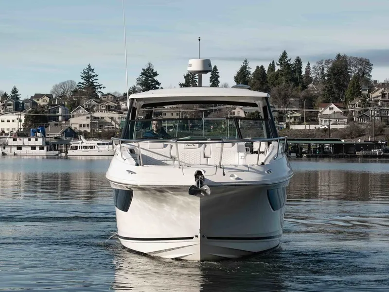 Slide: The Image of Sea Ray Sundancer 320 2019 - 2