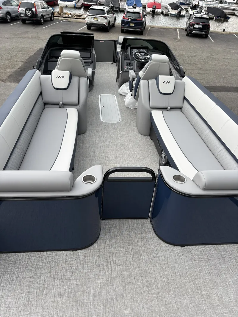 Slide: The Image of Avalon Catalina - 25 FT Quad Lounge Windshield "The Sovereign Azure" 2026 - 4