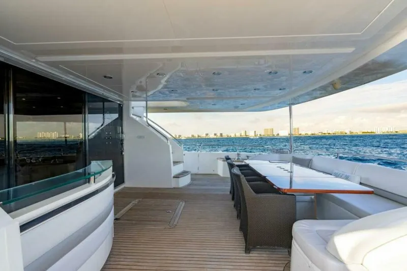 Slide: The Image of Princess 95 M/Y 2010 - 43