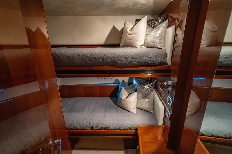 Slide: The Image of Princess 95 M/Y 2010 - 18