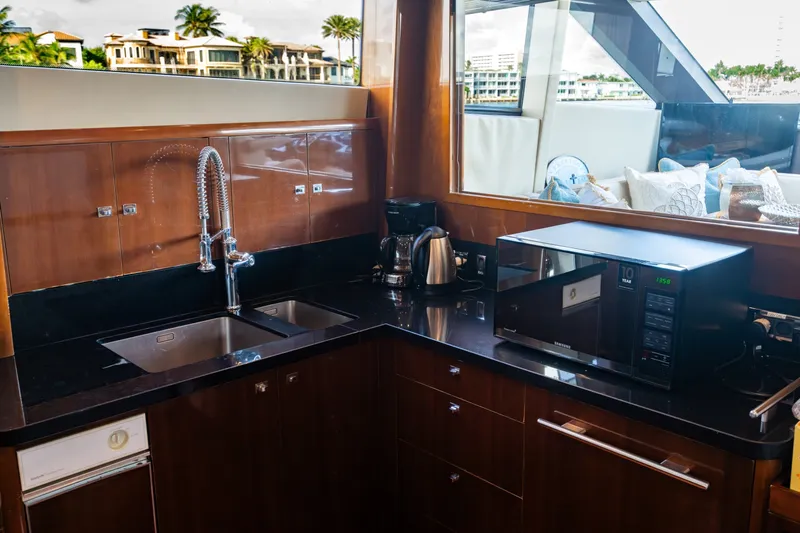 Slide: The Image of Princess 95 M/Y 2010 - 69