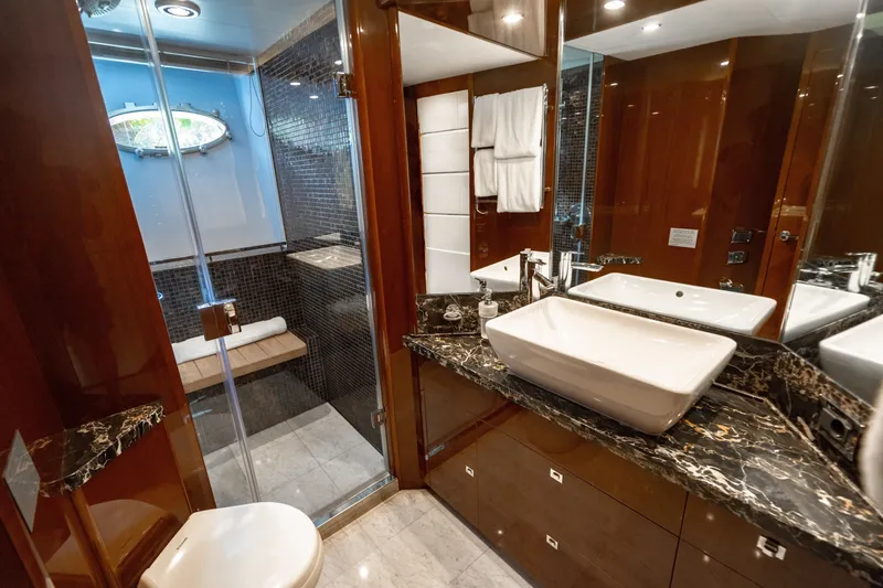 Slide: The Image of Princess 95 M/Y 2010 - 16