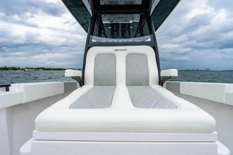 Slide: The Image of Reef Runner 280 2027 - 83