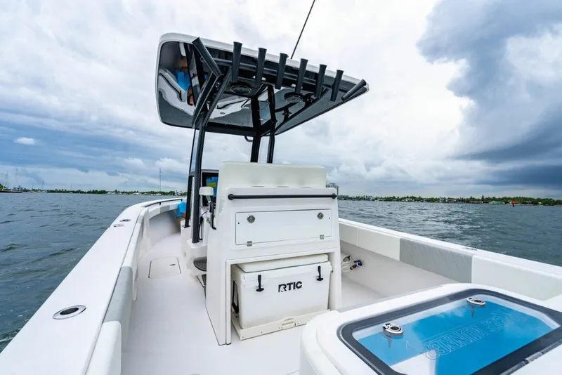 Slide: The Image of Reef Runner 280 2027 - 40