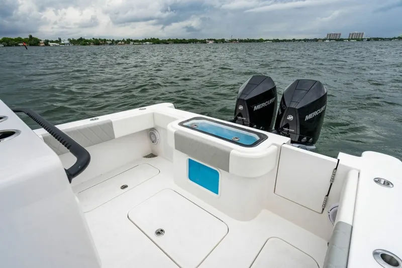 Slide: The Image of Reef Runner 280 2027 - 65