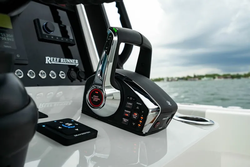 Slide: The Image of Reef Runner 280 2027 - 61