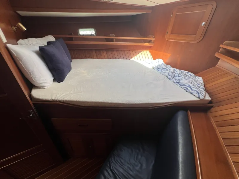 Slide: The Image of Heritage East 36 Sundeck Trawler 2007 - 25