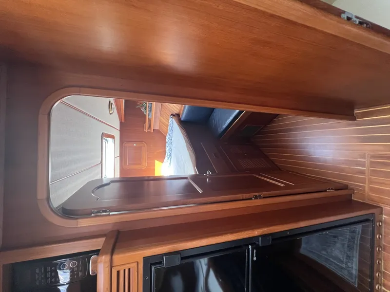 Slide: The Image of Heritage East 36 Sundeck Trawler 2007 - 23
