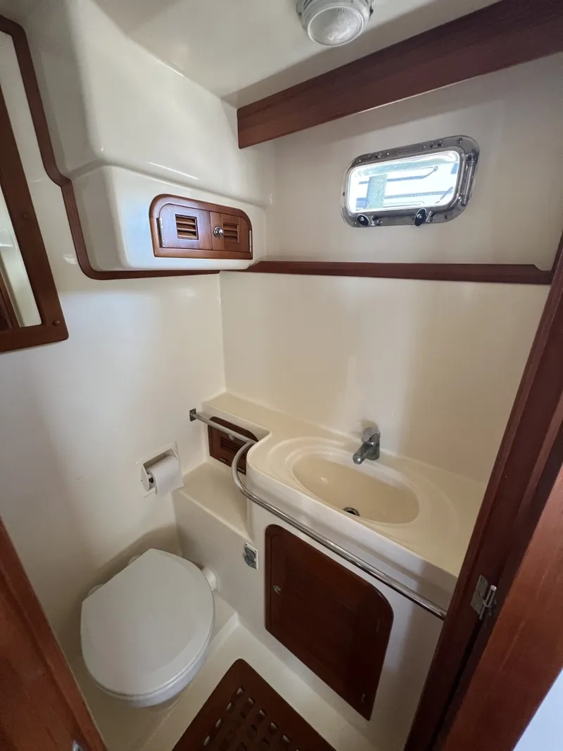 Slide: The Image of Heritage East 36 Sundeck Trawler 2007 - 15