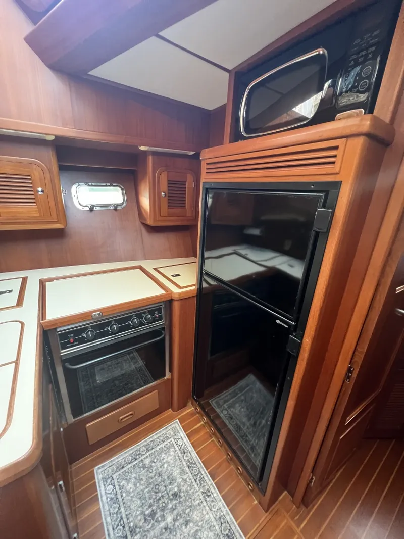 Slide: The Image of Heritage East 36 Sundeck Trawler 2007 - 21