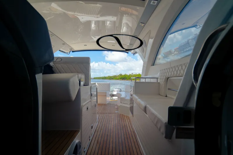 Slide: The Image of Schaefer 400 Sport 2022 - 23