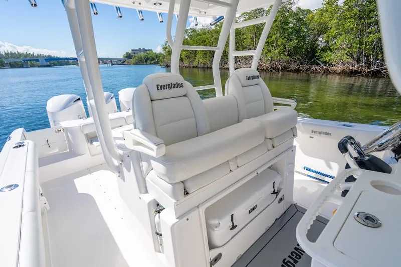 Slide: The Image of Everglades 355 Center Console 2019 - 54