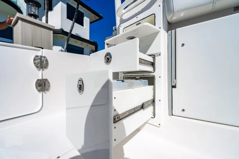 Slide: The Image of Everglades 355 Center Console 2019 - 63