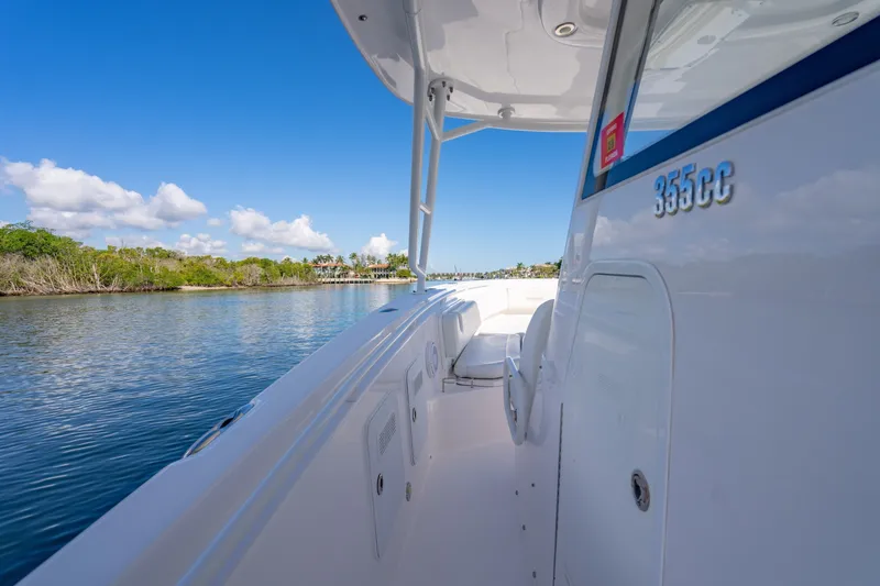Slide: The Image of Everglades 355 Center Console 2019 - 61