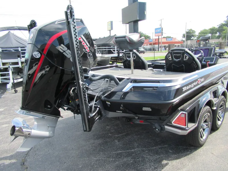 Slide: The Image of Ranger Z520R 2023 - 6