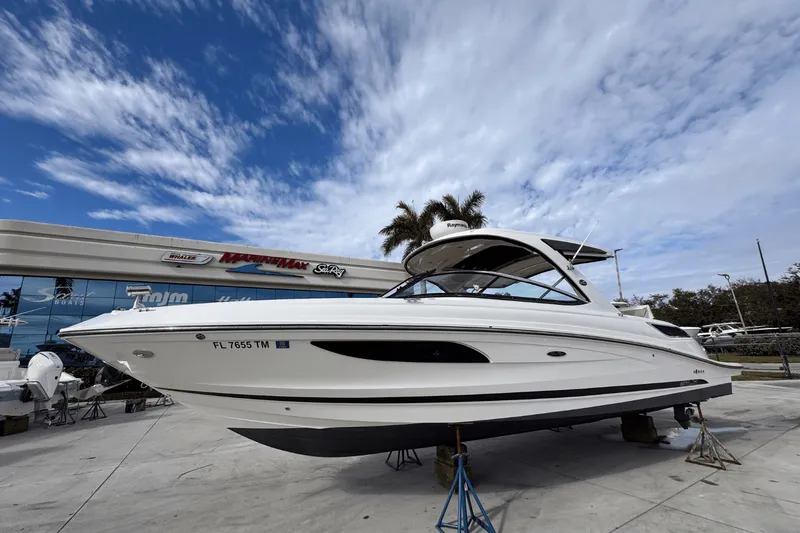 The Image of Sea Ray 350 SLX 2015 - 0