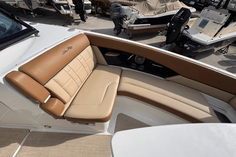 Slide: The Image of Sea Ray 350 SLX 2015 - 18