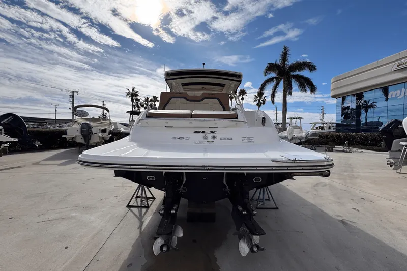 Slide: The Image of Sea Ray 350 SLX 2015 - 5