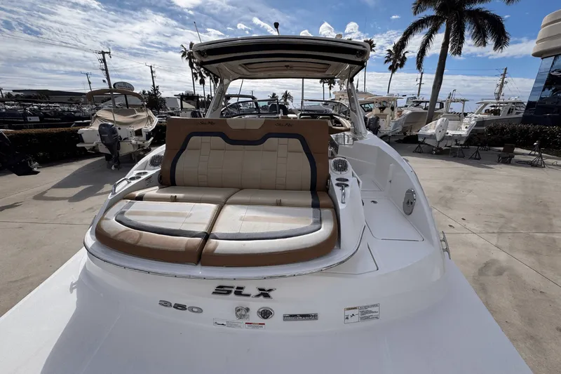Slide: The Image of Sea Ray 350 SLX 2015 - 6