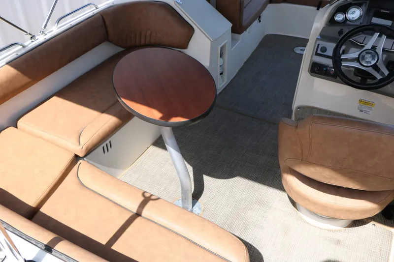 Slide: The Image of Stingray Boat Company 192 SC 2022 - 40
