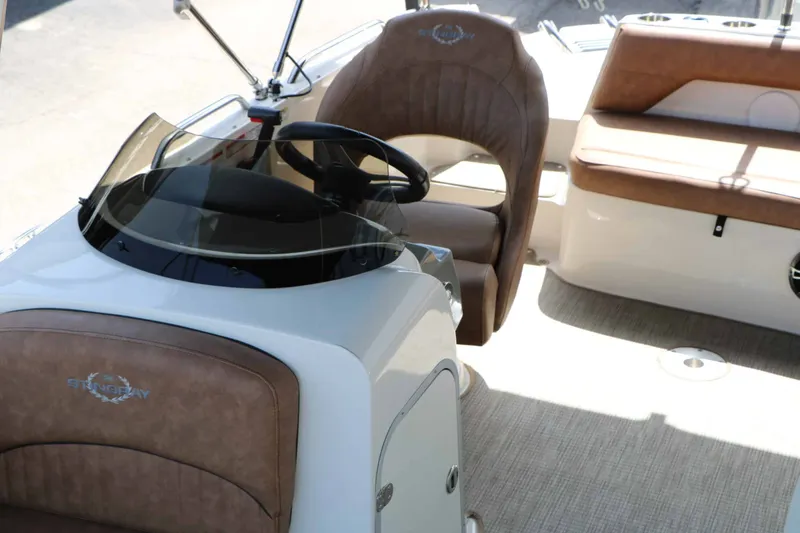 Slide: The Image of Stingray Boat Company 192 SC 2022 - 30