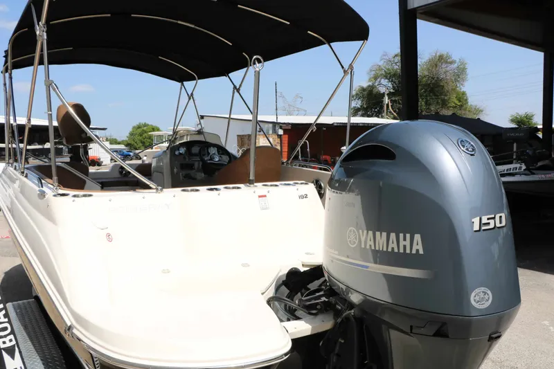 Slide: The Image of Stingray Boat Company 192 SC 2022 - 9