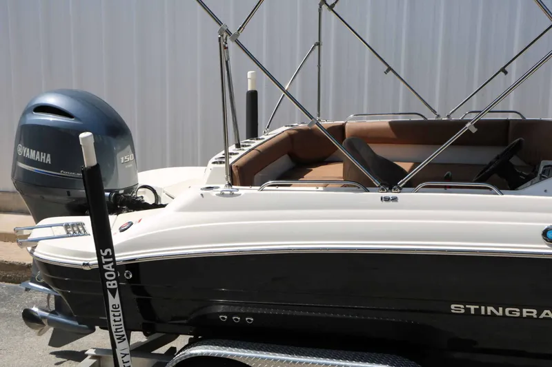 Slide: The Image of Stingray Boat Company 192 SC 2022 - 15