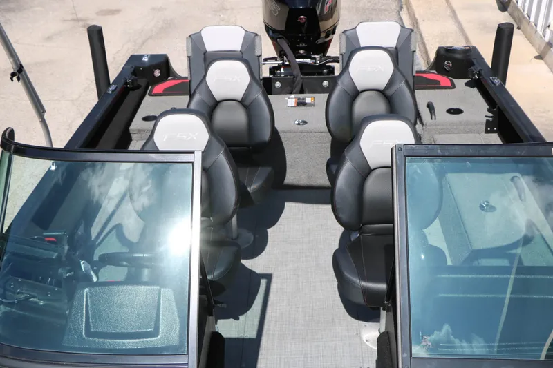 Slide: The Image of Alumacraft Competitor Fsx 185 Sport 2023 - 24
