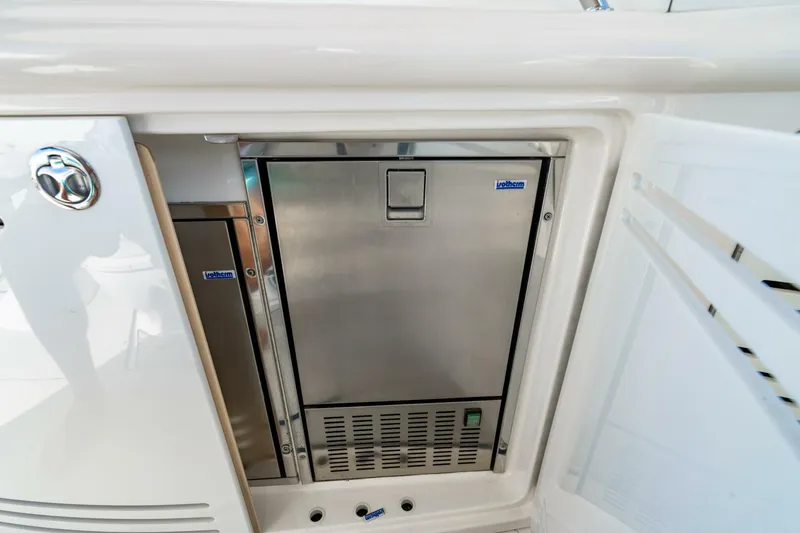 Slide: The Image of Sea Ray 540 Sundancer 2001 - 31