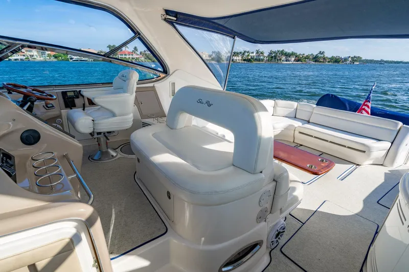 Slide: The Image of Sea Ray 540 Sundancer 2001 - 30