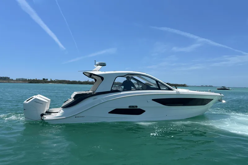 Slide: The Image of Sea Ray Sundancer 370 Outboard 2025 - 2