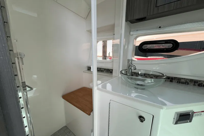 Slide: The Image of Sea Ray Sundancer 370 Outboard 2025 - 42