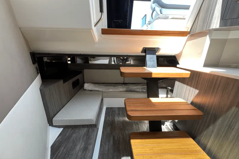 Slide: The Image of Sea Ray Sundancer 370 Outboard 2025 - 44