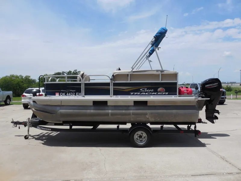 Slide: The Image of SunTracker BASS BUGGY 16XL 2020 - 5