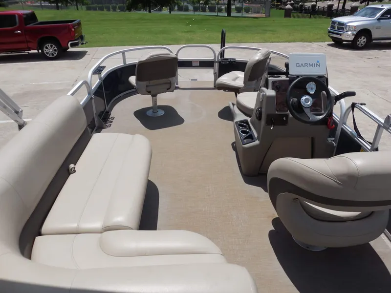 Slide: The Image of SunTracker BASS BUGGY 16XL 2020 - 16