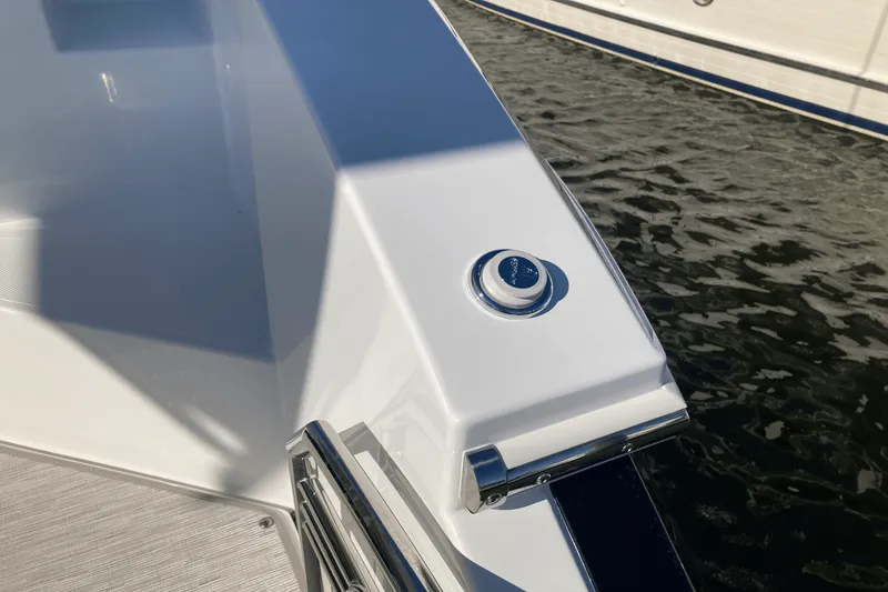 Slide: The Image of Cruisers Yachts 46 Cantius 2025 - 12