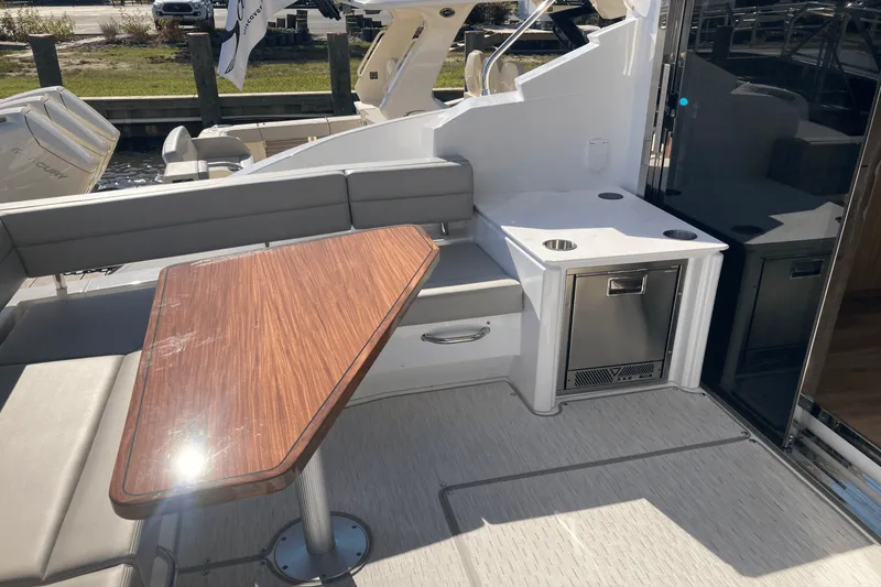 Slide: The Image of Cruisers Yachts 46 Cantius 2025 - 16