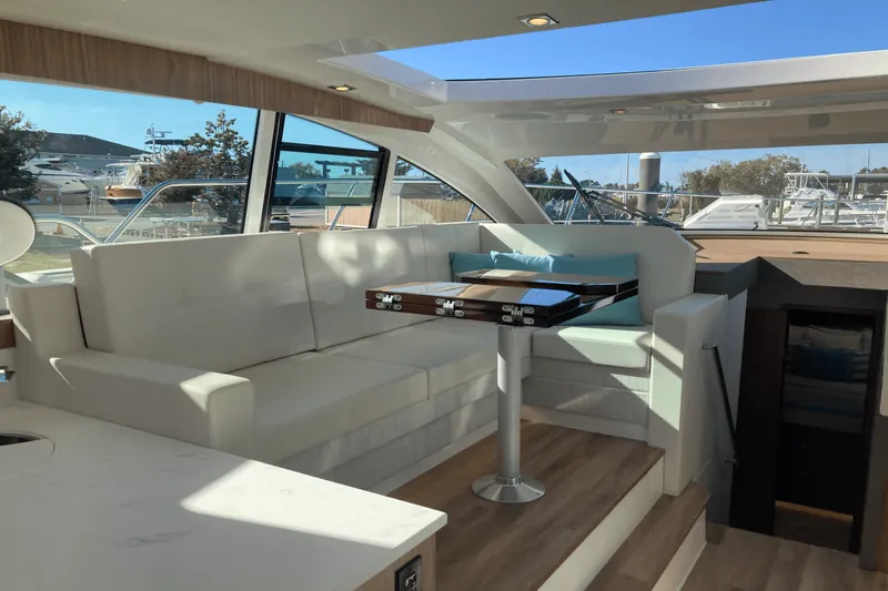 Slide: The Image of Cruisers Yachts 46 Cantius 2025 - 25