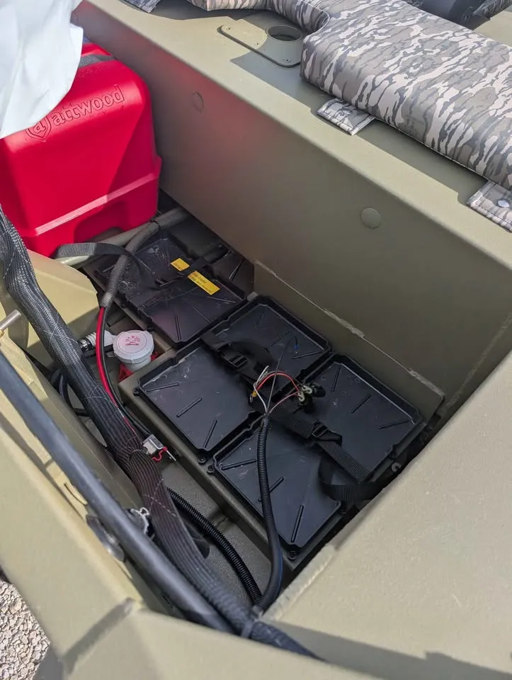 Slide: The Image of Lowe roughneck 1860 rambler 2026 - 2