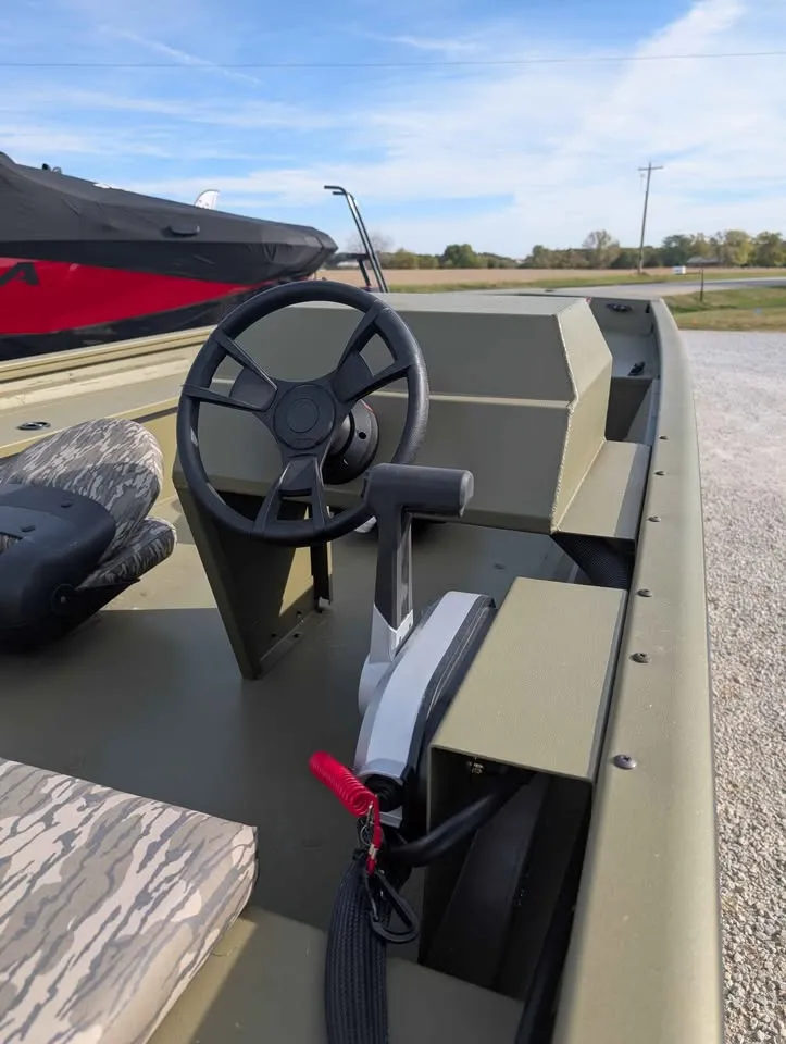 Slide: The Image of Lowe roughneck 1860 rambler 2026 - 3