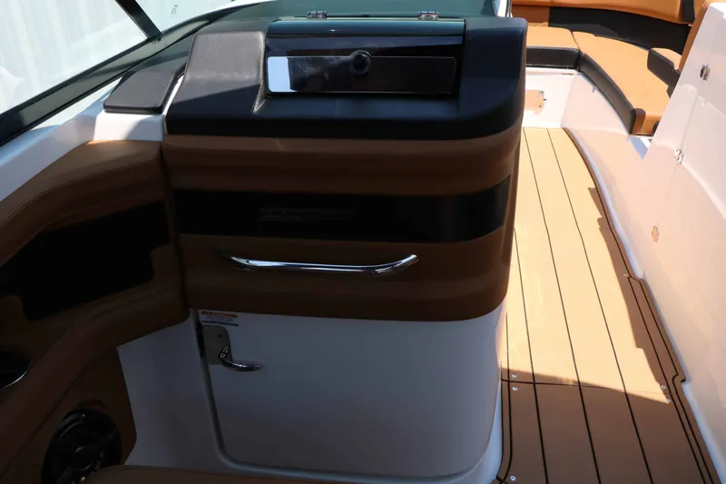 Slide: The Image of Chaparral 30 Surf 2026 - 33