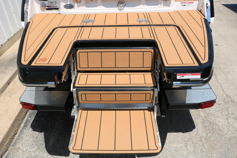 Slide: The Image of Chaparral 30 Surf 2026 - 21