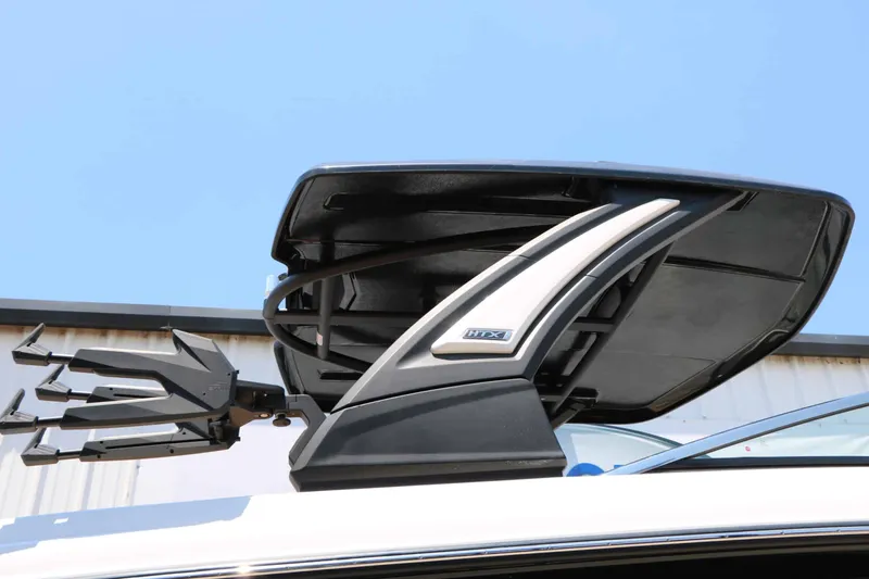 Slide: The Image of Chaparral 30 Surf 2026 - 15