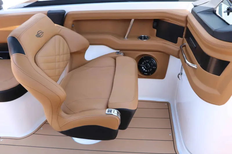 Slide: The Image of Chaparral 30 Surf 2026 - 42