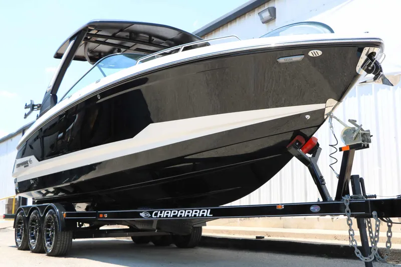Slide: The Image of Chaparral 30 Surf 2026 - 5