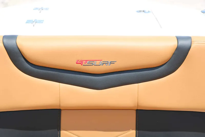 Slide: The Image of Chaparral 30 Surf 2026 - 53