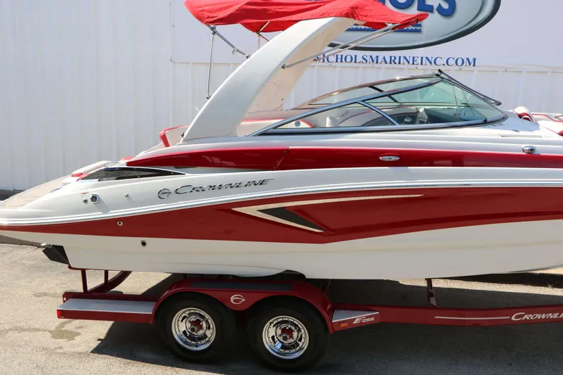 Slide: The Image of Crownline Boats E255 2022 - 14