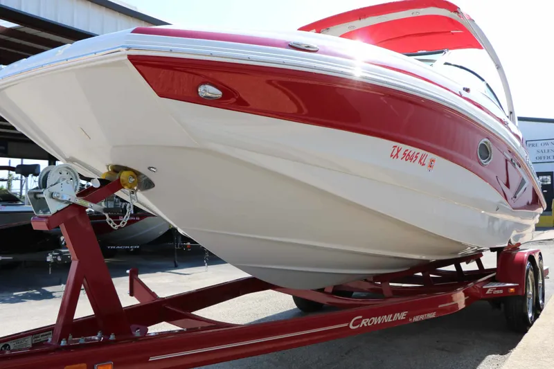 Slide: The Image of Crownline Boats E255 2022 - 17