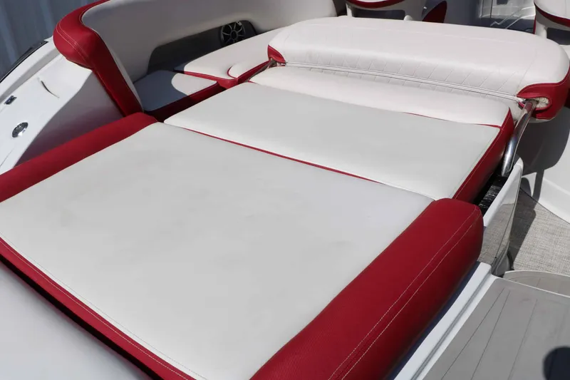 Slide: The Image of Crownline Boats E255 2022 - 21